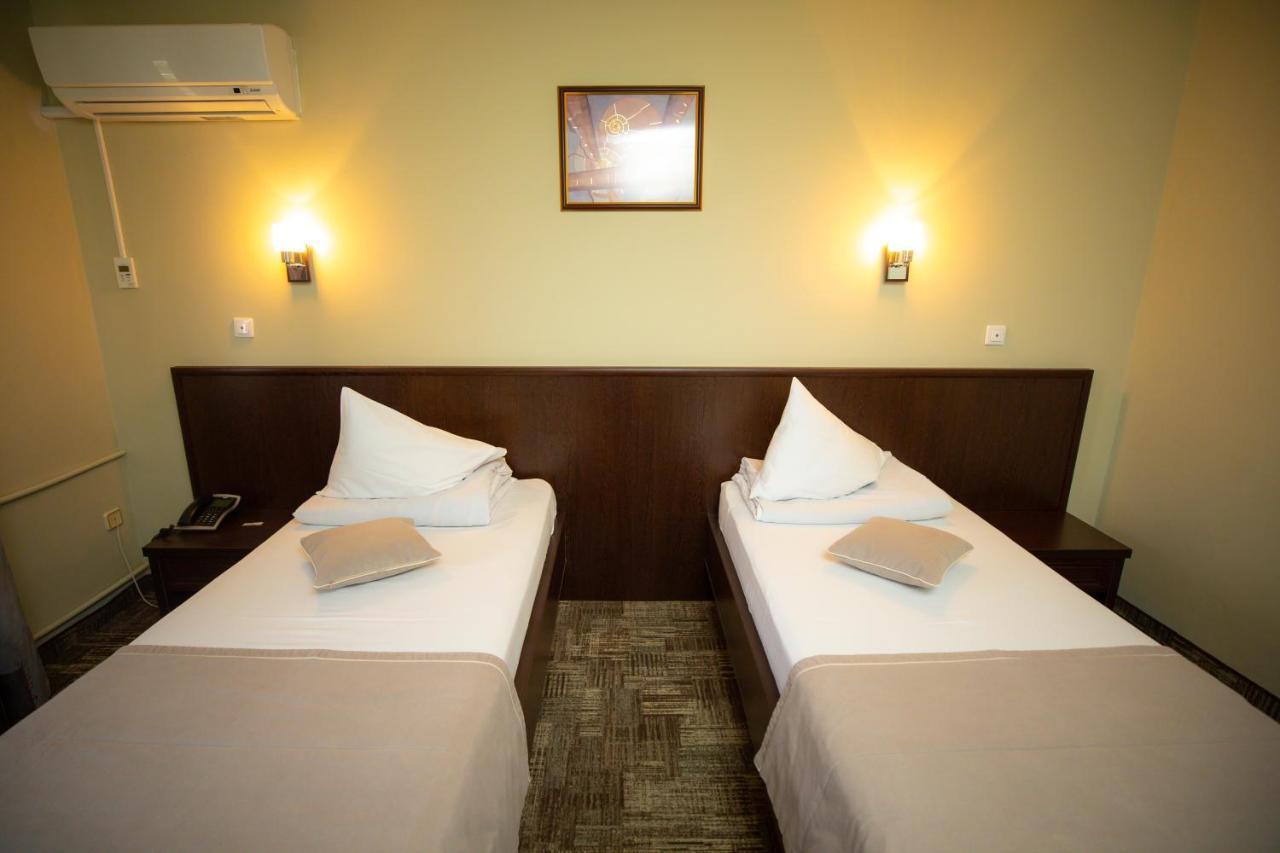Hotel Select Slobozia Exterior foto