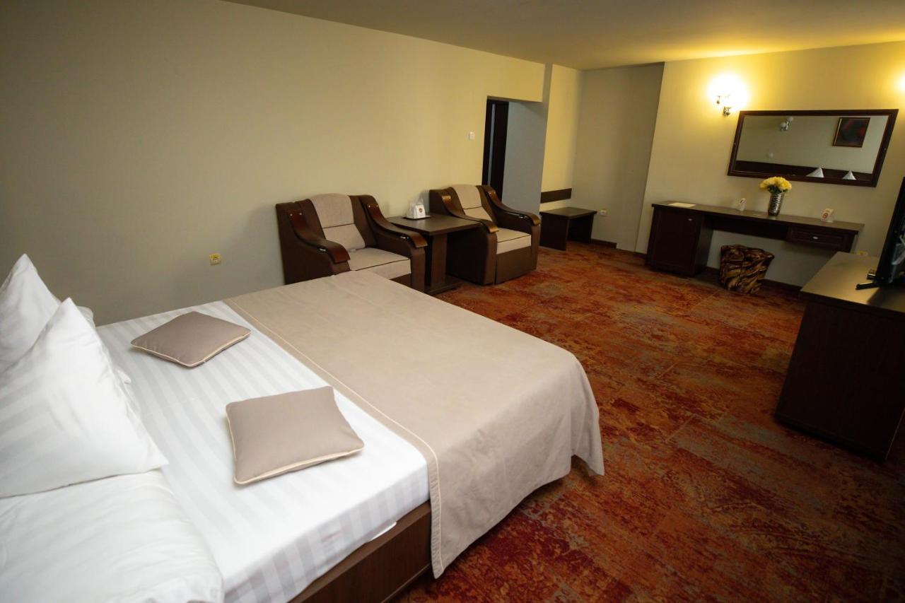 Hotel Select Slobozia Exterior foto