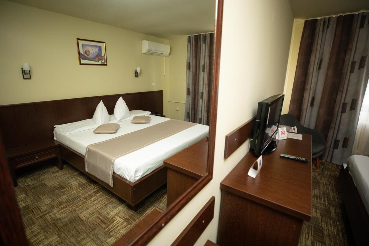 Hotel Select Slobozia Exterior foto