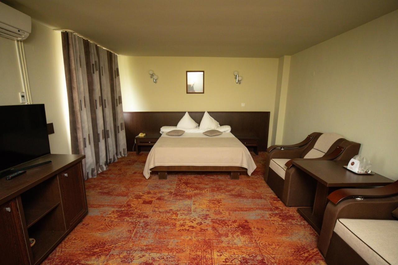 Hotel Select Slobozia Exterior foto