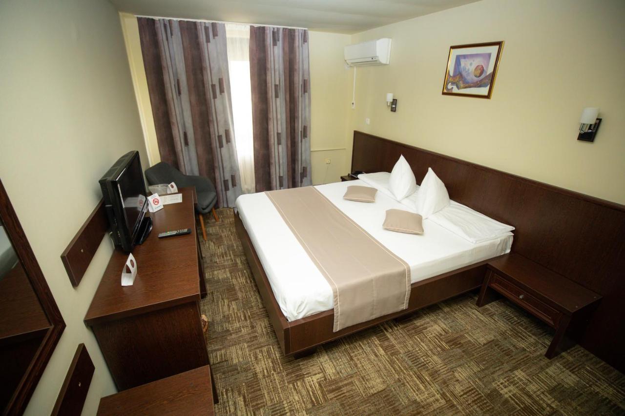 Hotel Select Slobozia Exterior foto