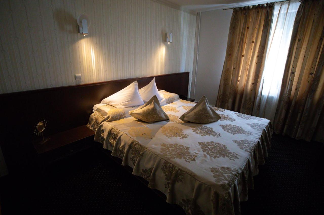 Hotel Select Slobozia Exterior foto