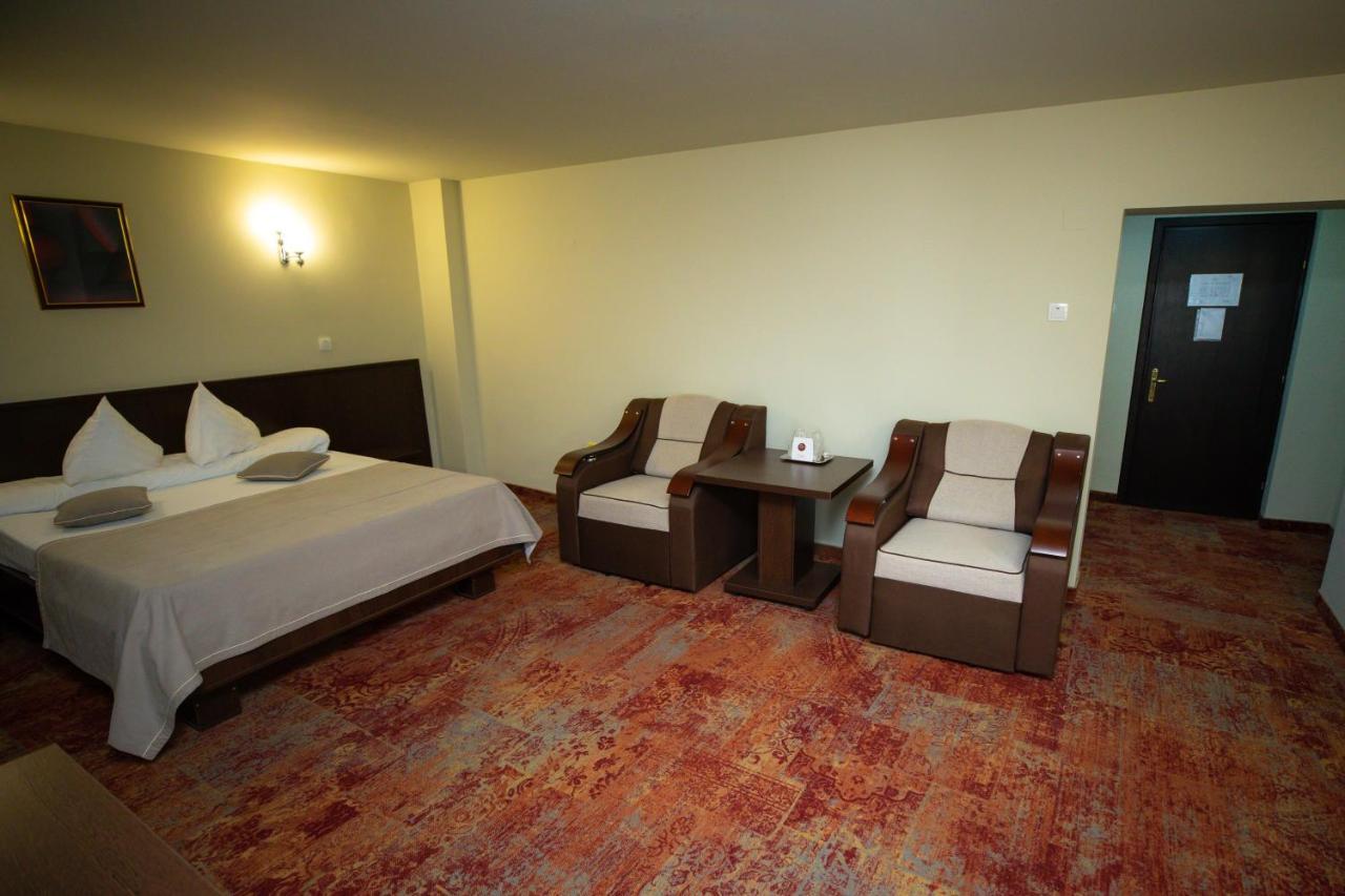 Hotel Select Slobozia Exterior foto