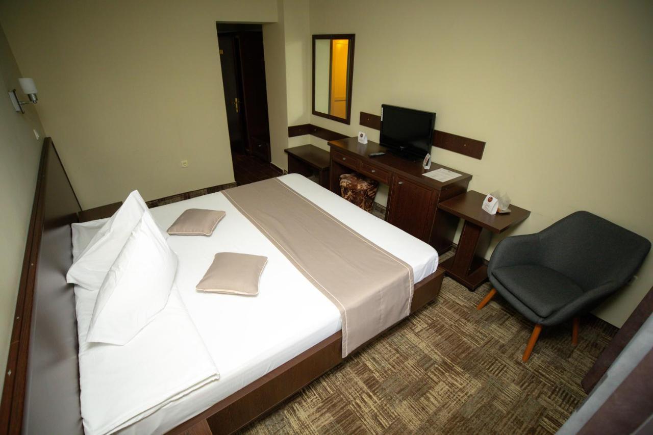 Hotel Select Slobozia Exterior foto